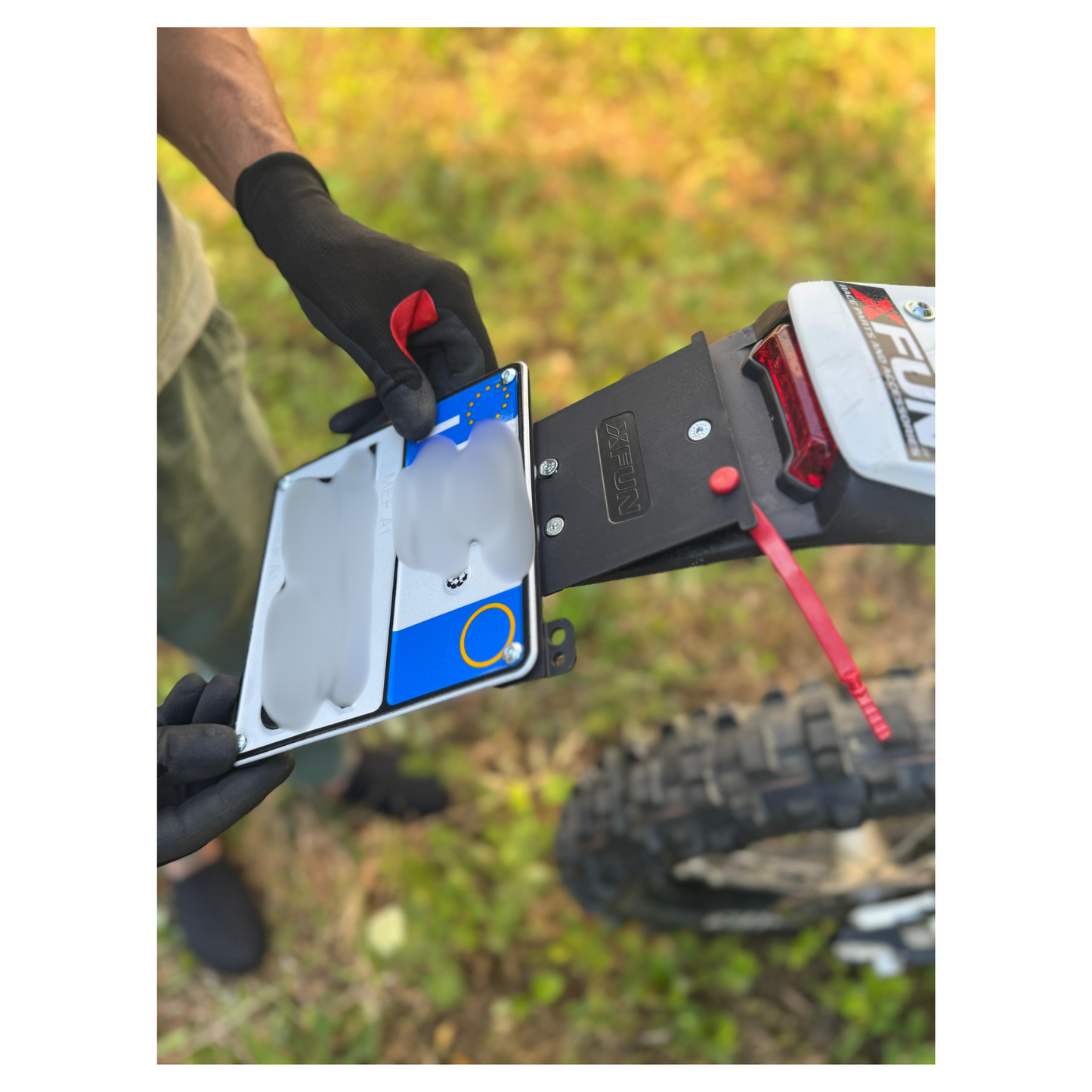 PORTATARGA A SGANCIO RAPIDO IN COMPOSITO MOTOCROSS/ENDURO XFUN - BLACK