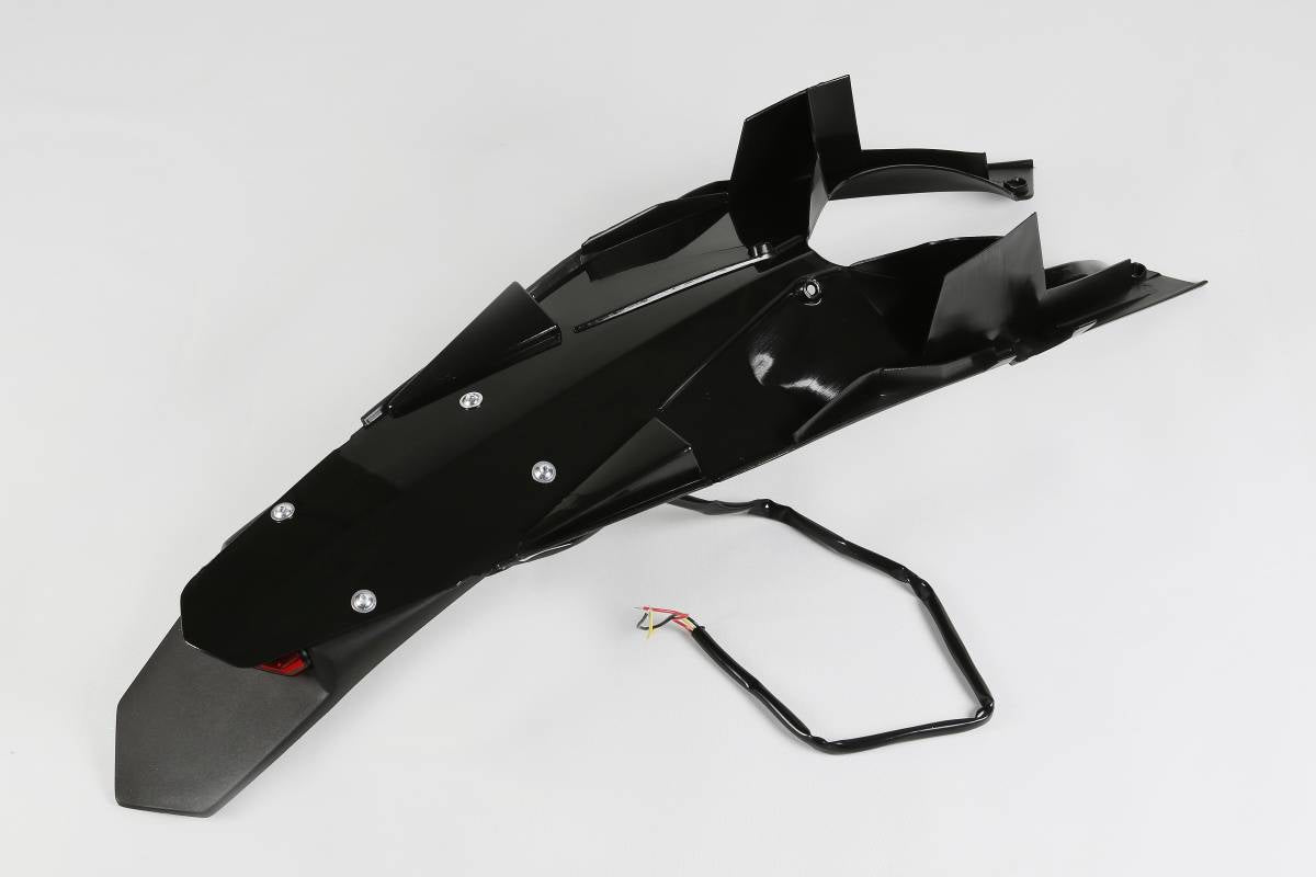 PARAFANGO POSTERIORE COMPATIBILE CON HUSQVARNA TC 499 2011-2013 / con portatarga nero