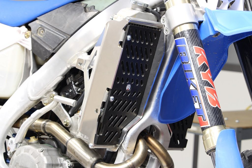 PROTEZIONE RADIATORI TM EN 250 FI 4T (22-24) AXP RACING