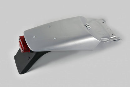PARAFANGO POSTERIORE COMPATIBILE CON KTM EXC 620 1993-1997 / con portatarga argento