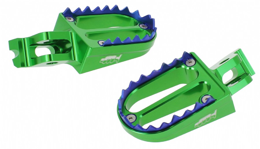 PEDANE POGGIAPIEDI IN ALLUMINIO CON DENTI IN TITANIO KAWASAKI KXF 450 (09-23) MOTOCROSS MARKETING VERDE