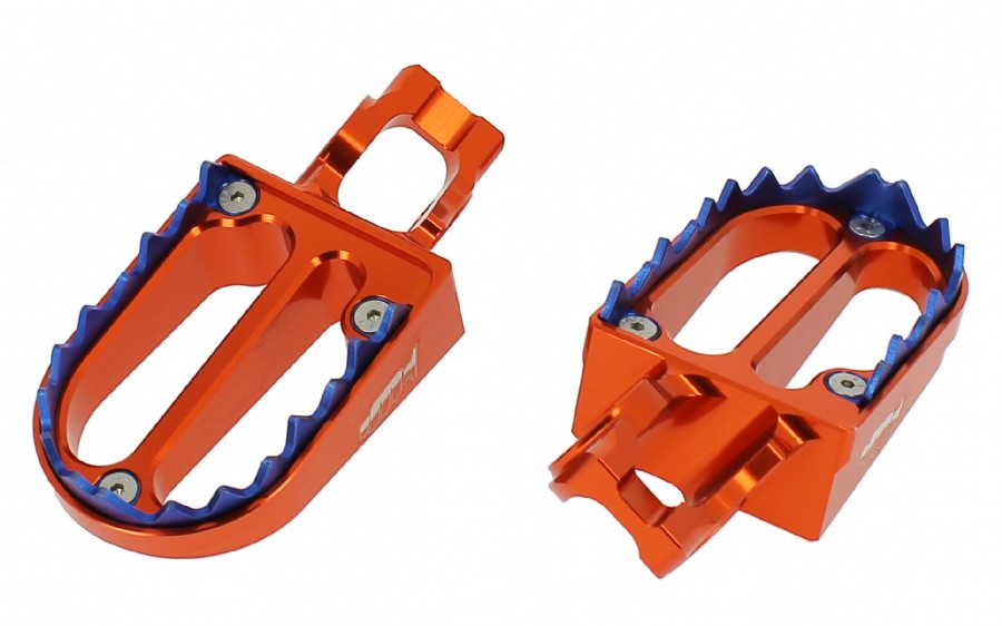 PEDANE POGGIAPIEDI IN ALLUMINIO CON DENTI IN TITANIO KTM EXC-F 500 (17-23) MOTOCROSS MARKETING ARANCIONE