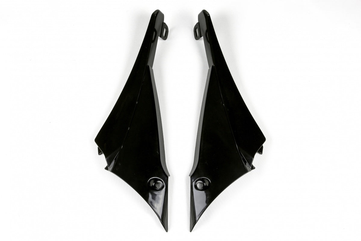 RACCORDO LATERALE PER YAMAHA YZF 450 2010-2013 / NERO